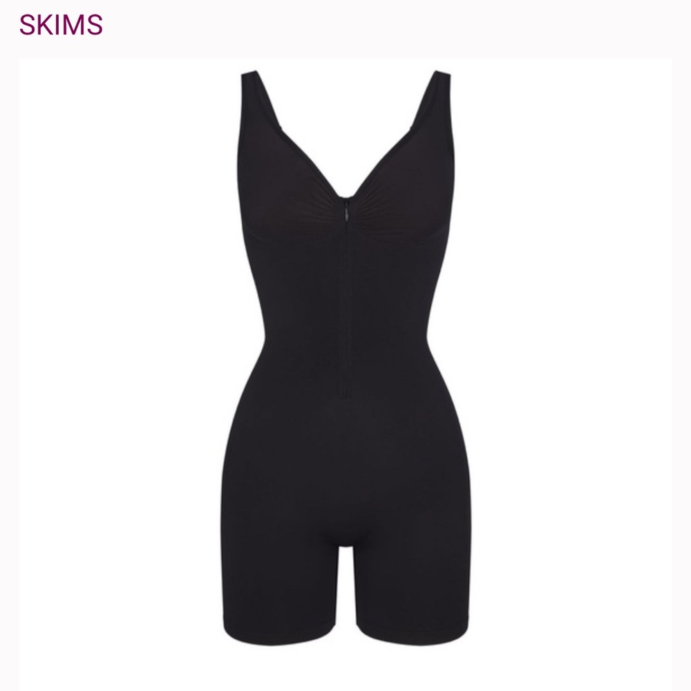 Skims Seamless sculpt zip front mid thigh bodysuit onyx. Nwot